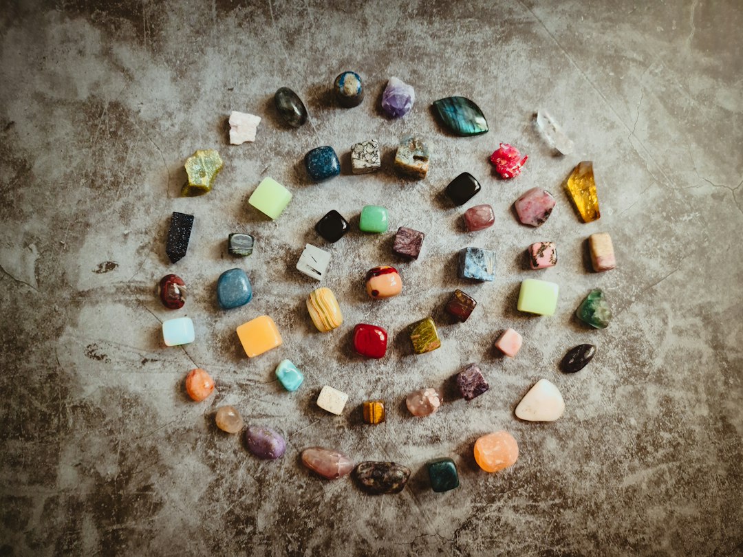Photo precious gemstones guide