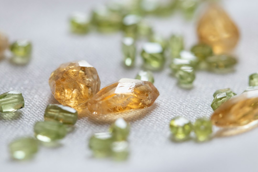 Photo precious gemstones analysis research